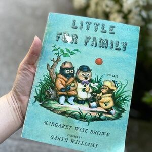 VINTAGE Little Fur Family Book by Margaret Wise Brown